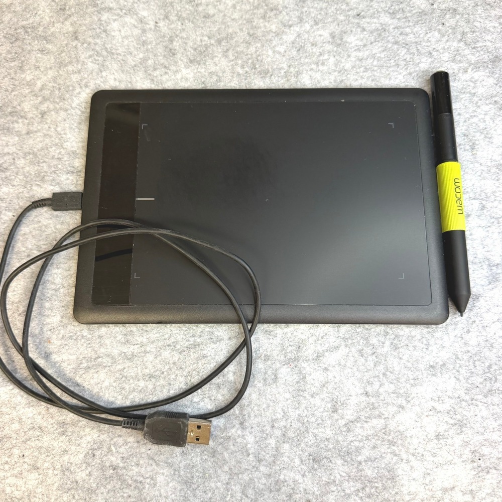 One by Wacom CTL-471 Digital Graphics Drawing Tablet Black and Lime Green